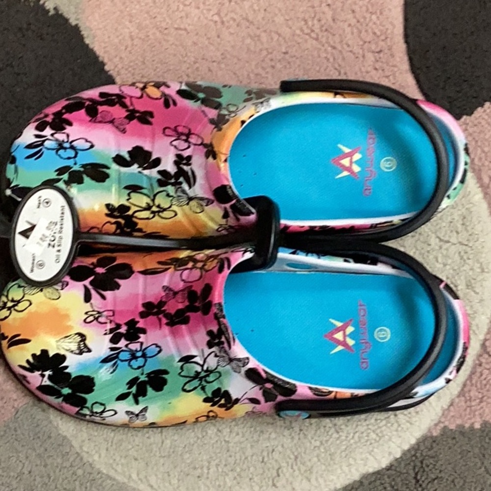 Anywear nursing croc